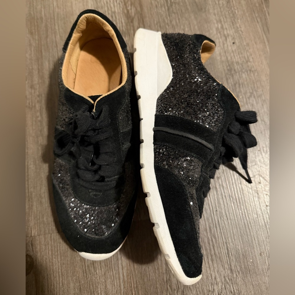 UGG Women’s Sneakers tennis shoes size 6.5 black sparkly